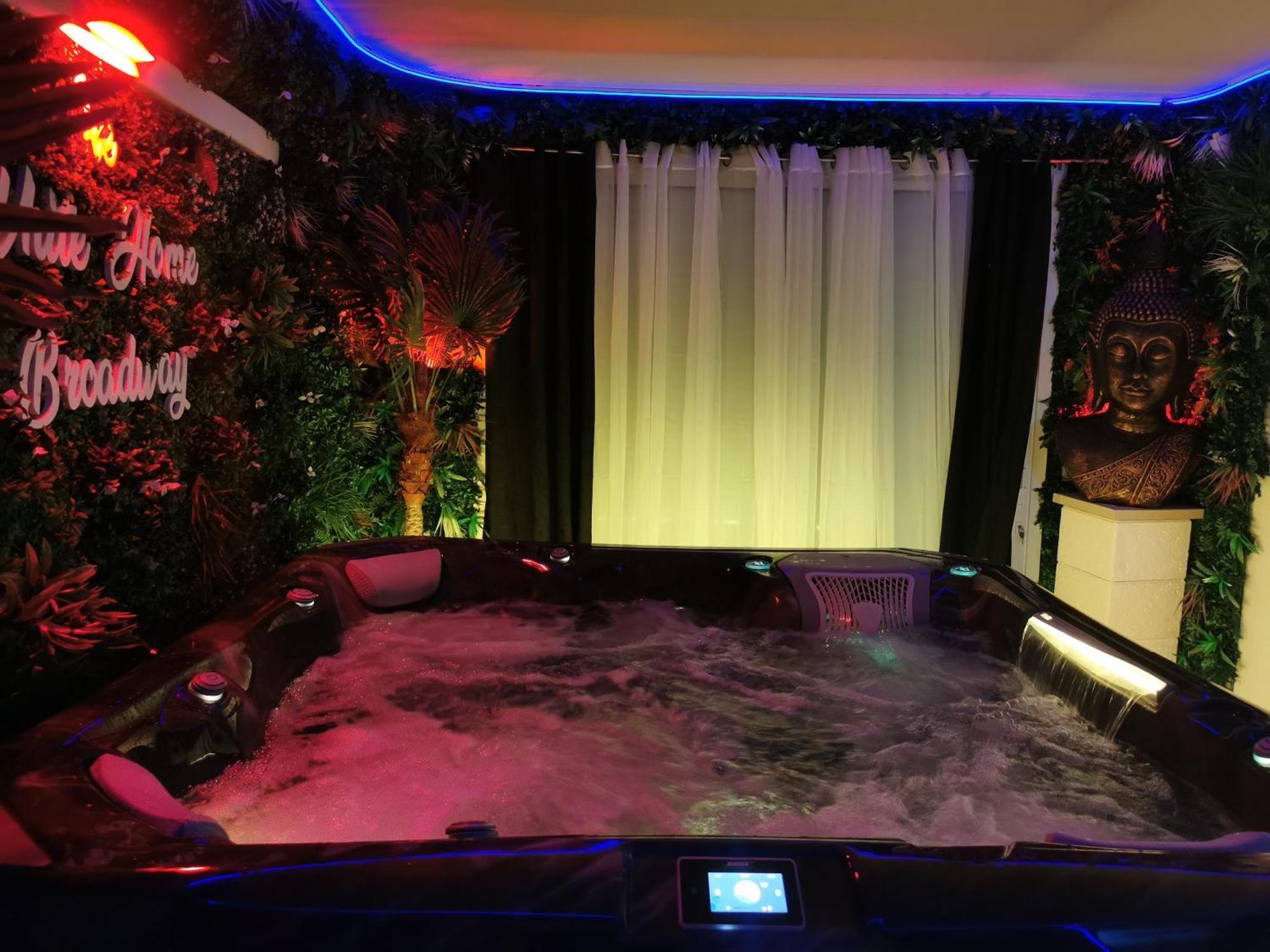 The White Home Broadway Love Room Châteauroux Exteriör bild